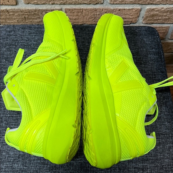 Veja CONDOR 2 ALVEOMESH FULL JAUNE FLUO in Citron - men’s 8 - Picture 5 of 9